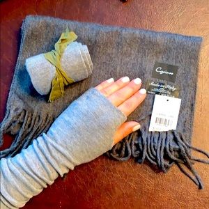 BNWT fingerless gloves and scarf
